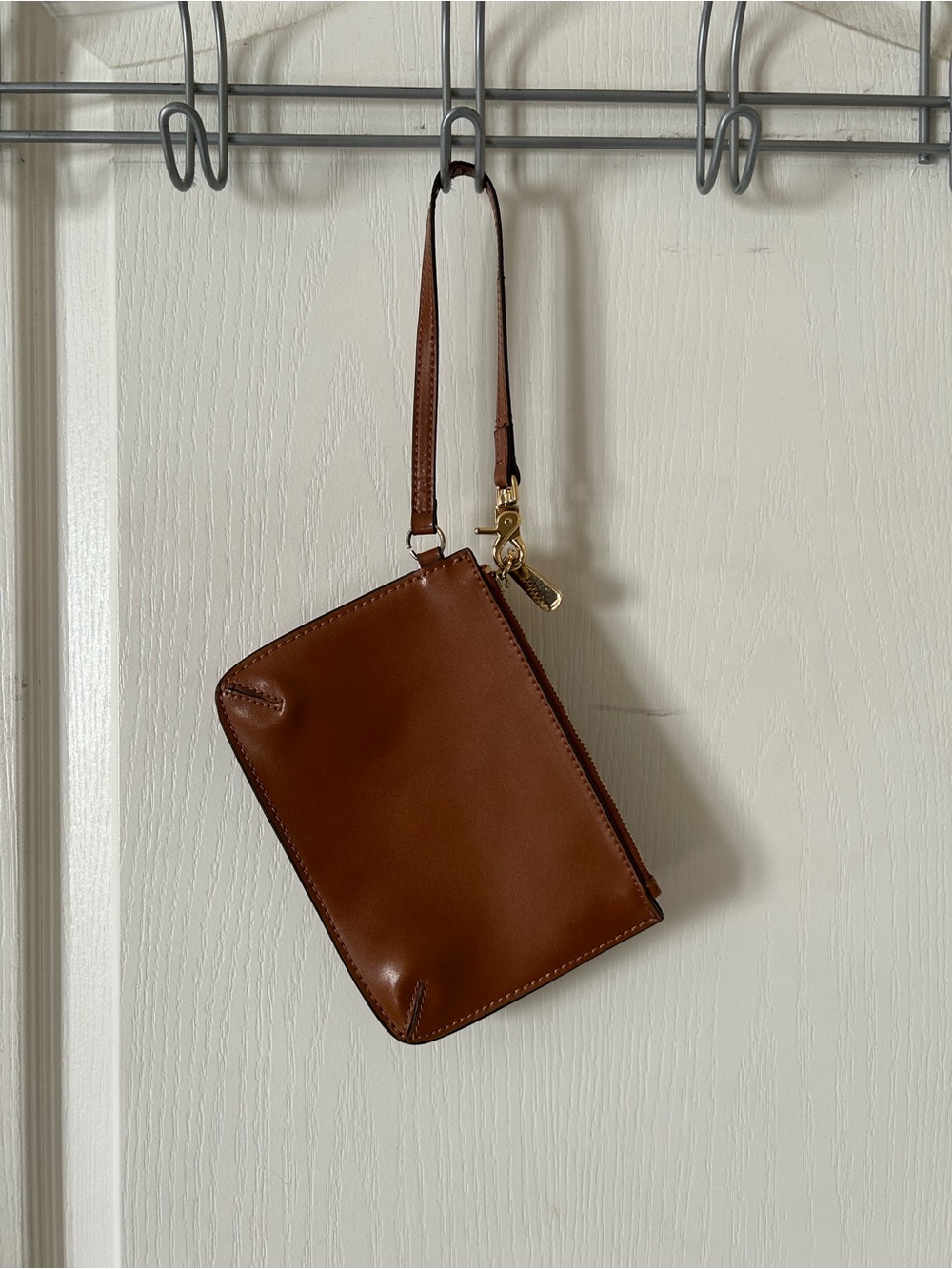 Vince Camuto Smooth Cognac Brown Leather Wristlet Zipper Clutch Gold Hardware